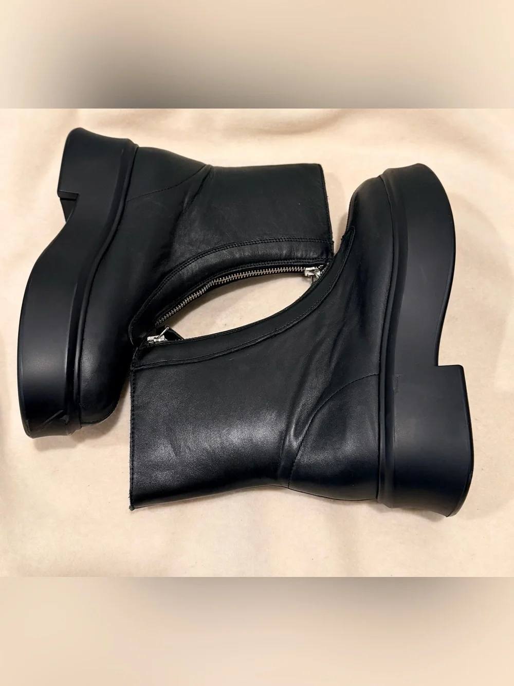 Steve Madden Jones Black Leather Front Zip Platform Ankle Boots Size 8.5 NWOB
